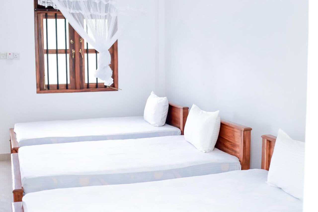Ud Garden Hotel Kataragama Ngoại thất bức ảnh