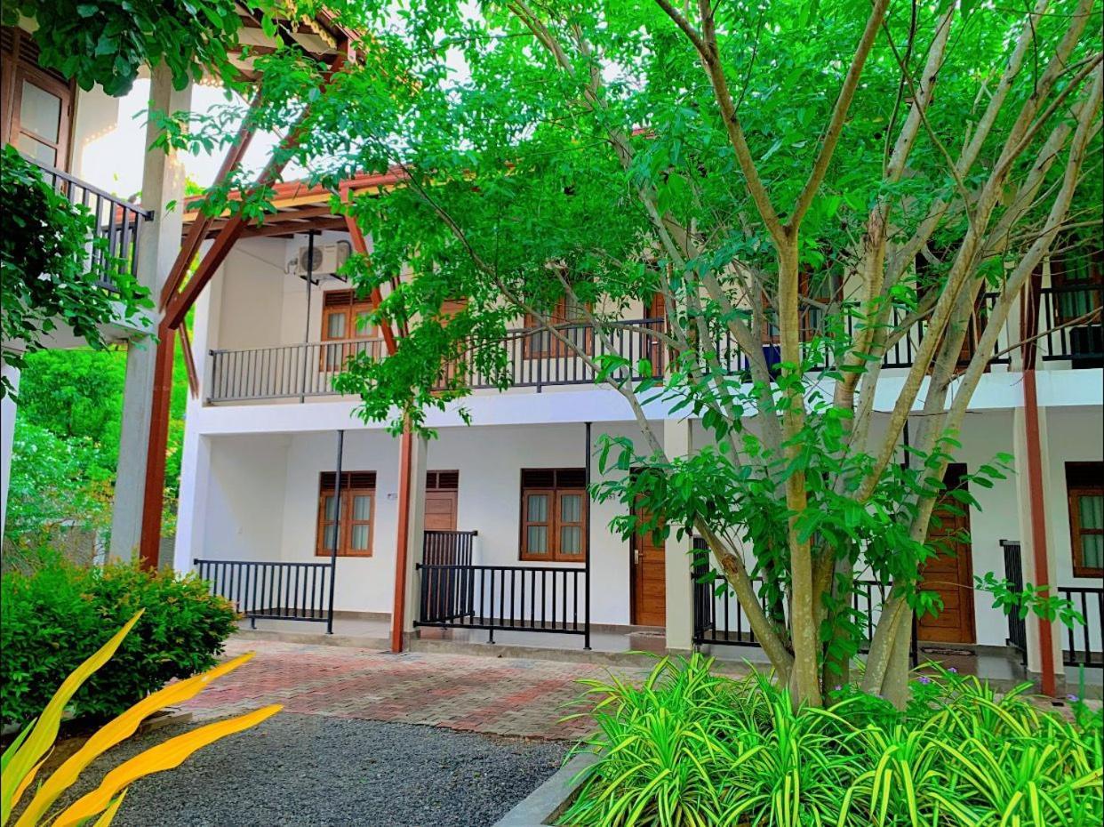 Ud Garden Hotel Kataragama Ngoại thất bức ảnh