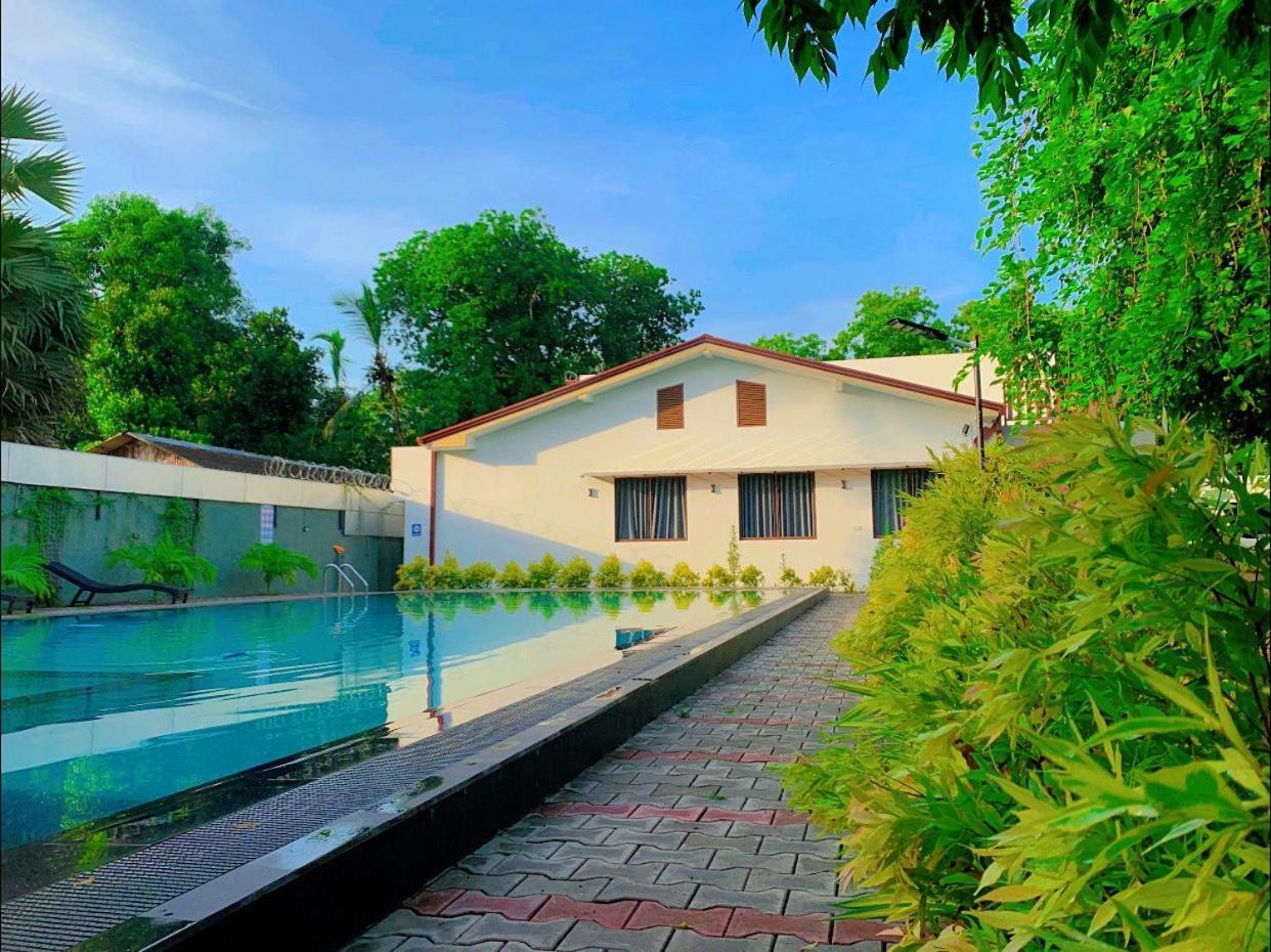 Ud Garden Hotel Kataragama Ngoại thất bức ảnh