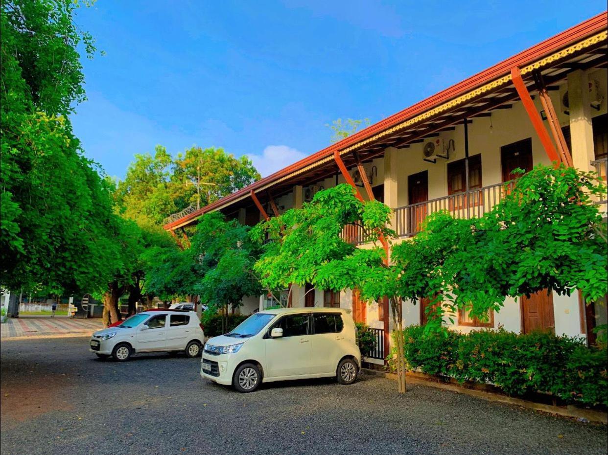 Ud Garden Hotel Kataragama Ngoại thất bức ảnh