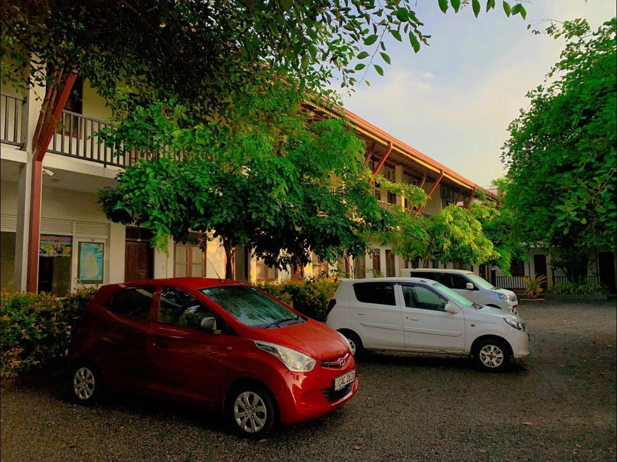 Ud Garden Hotel Kataragama Ngoại thất bức ảnh