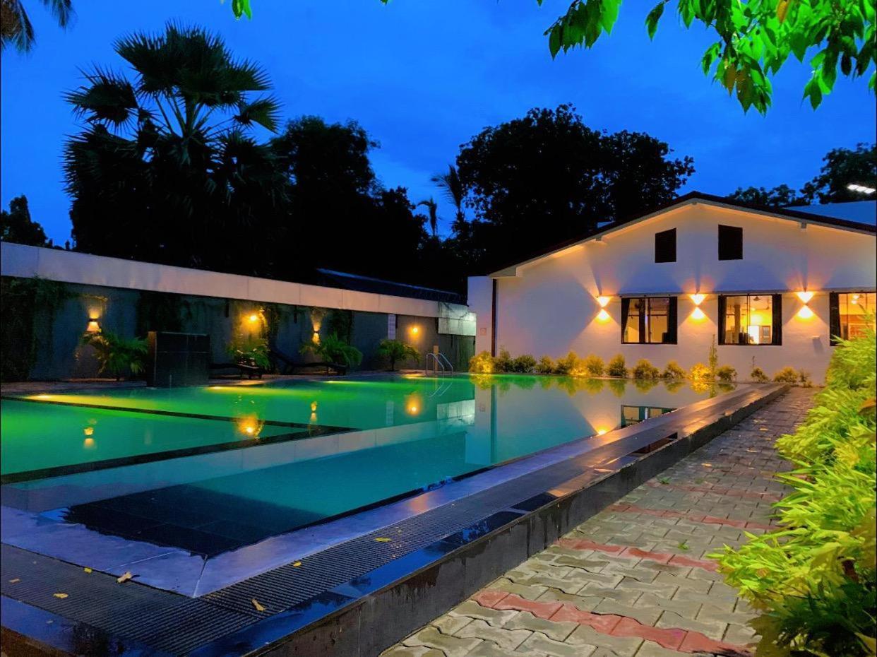 Ud Garden Hotel Kataragama Ngoại thất bức ảnh