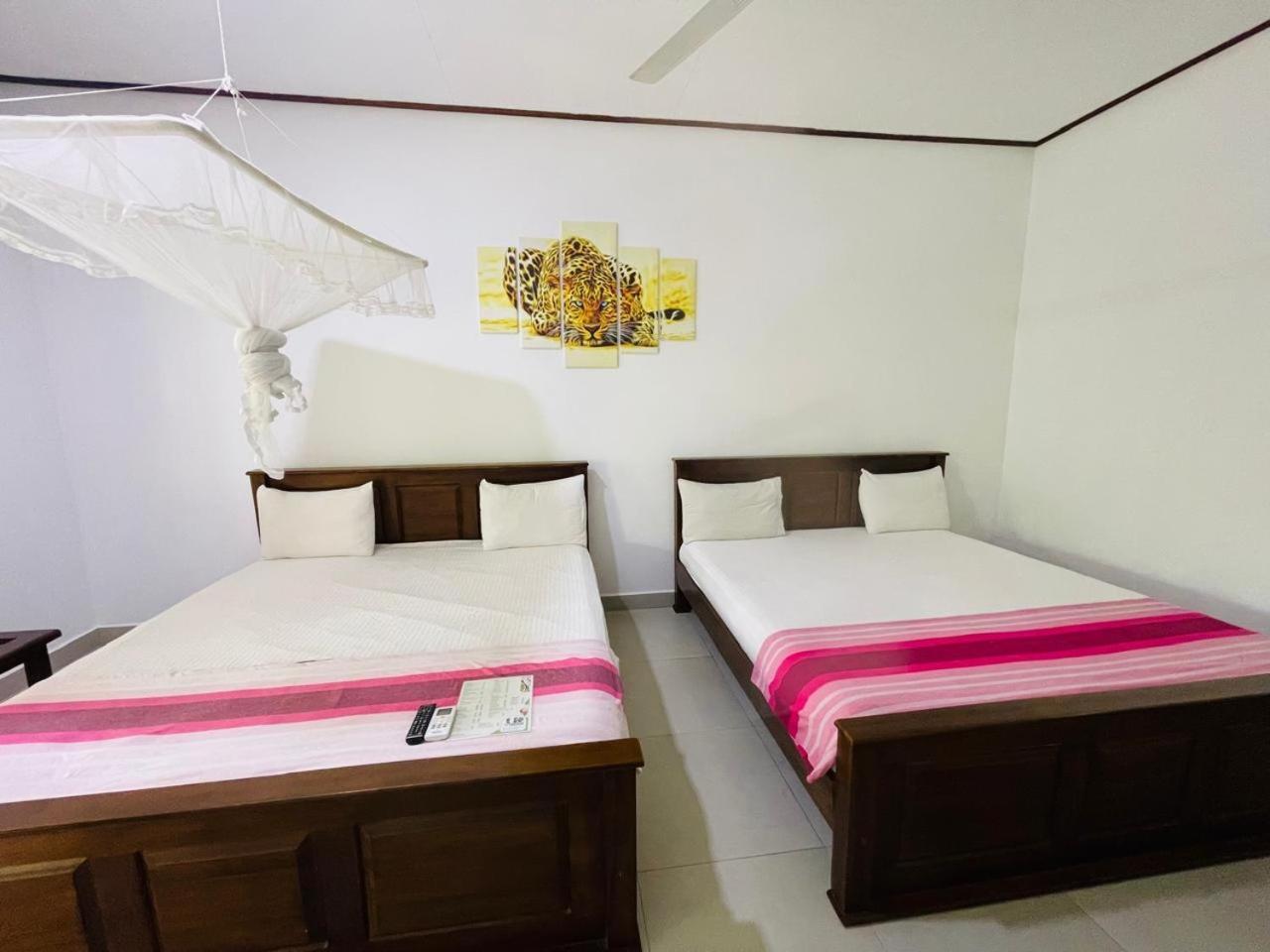 Ud Garden Hotel Kataragama Ngoại thất bức ảnh