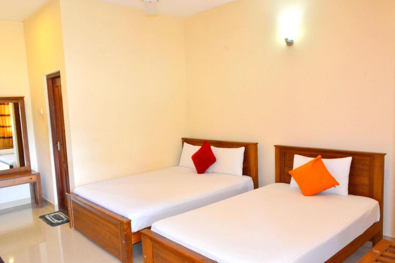 Ud Garden Hotel Kataragama Ngoại thất bức ảnh