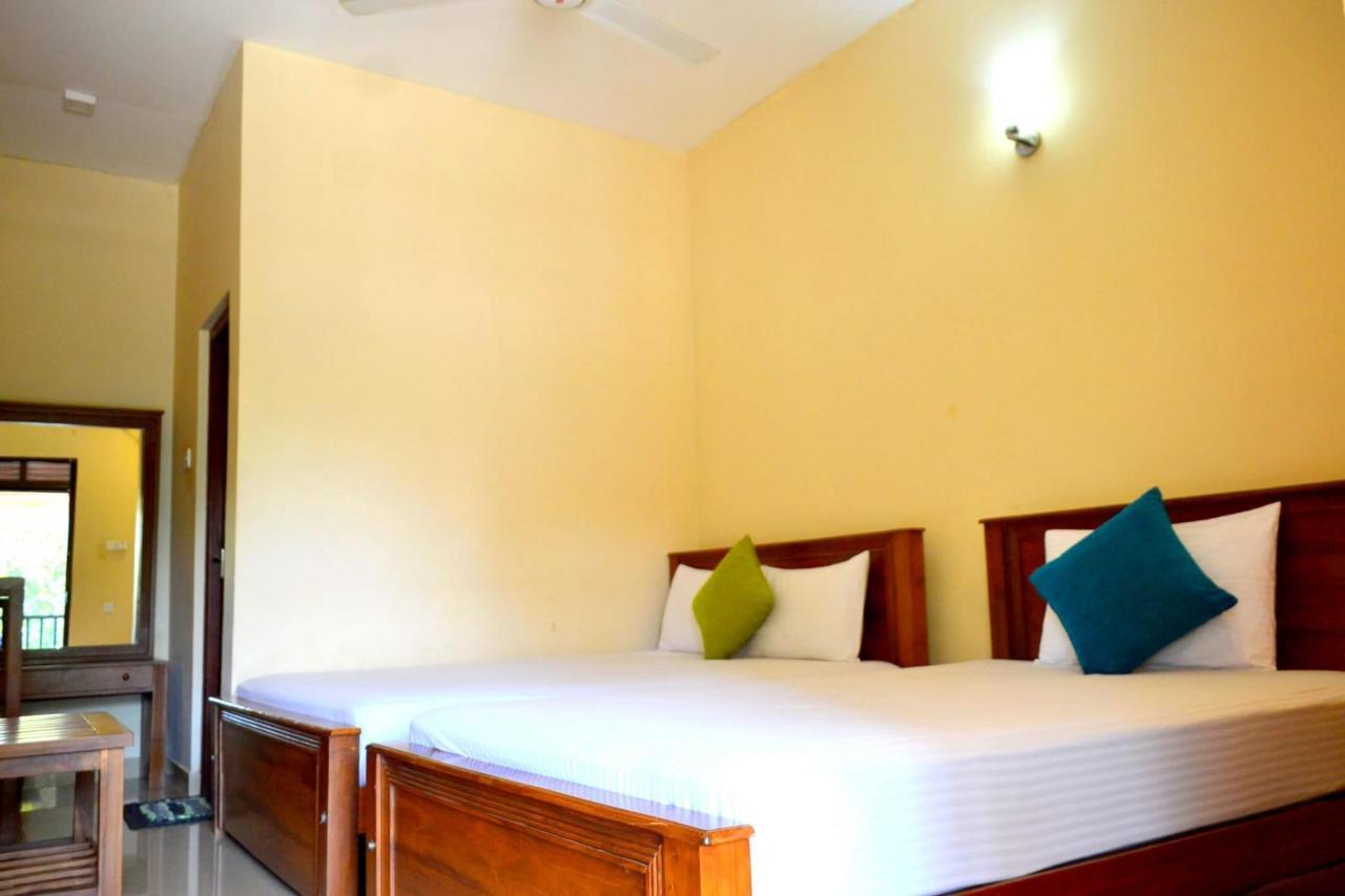 Ud Garden Hotel Kataragama Ngoại thất bức ảnh